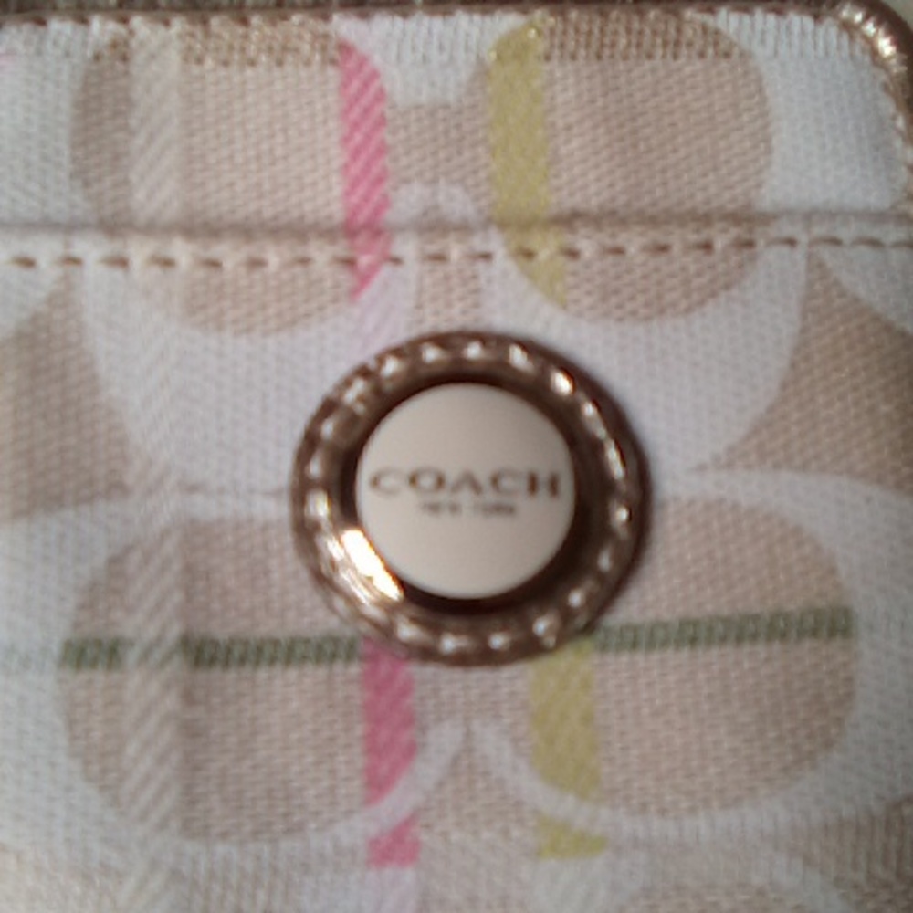 COACH Legacy pastel multicolor wristlet - Picture 5 of 12